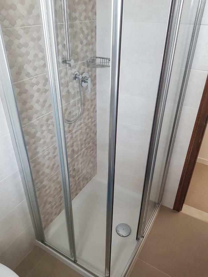 Condominio Columbus 비비오네 외부 사진